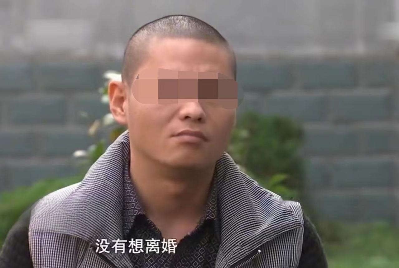 25岁的酒吧女服务员，在网上找了个月薪10万的男朋友，两人相识4个月火速领了结婚