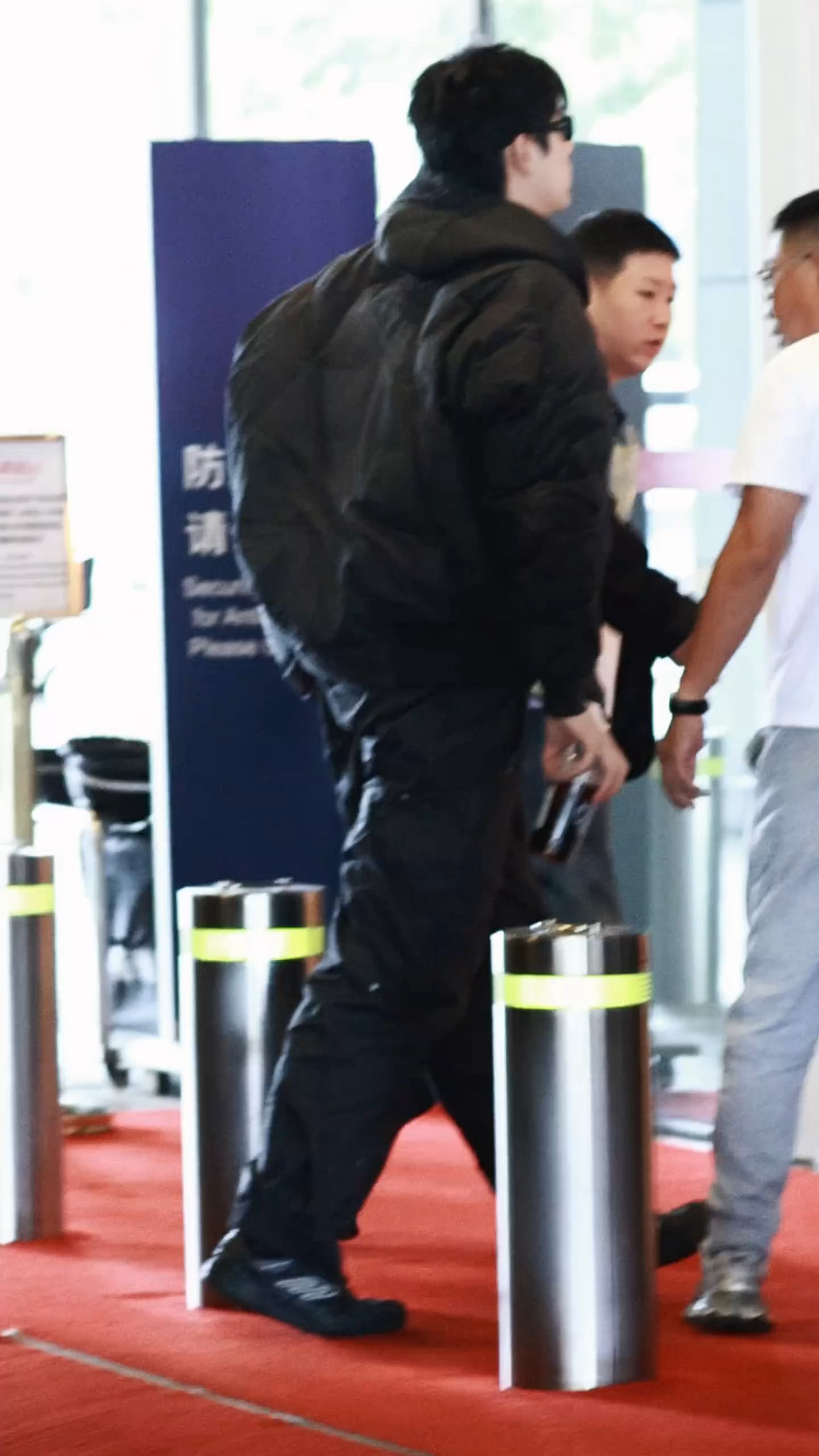 新鲜的陈飞宇，杀青快乐聂警官 