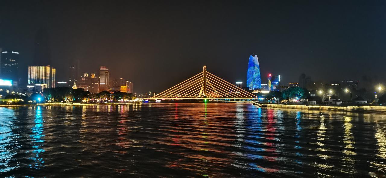 奉化江与余姚江汇聚于甬江，直奔东海而去。余姚三江口 宁波 宁宁波四明山 宁波湖泊