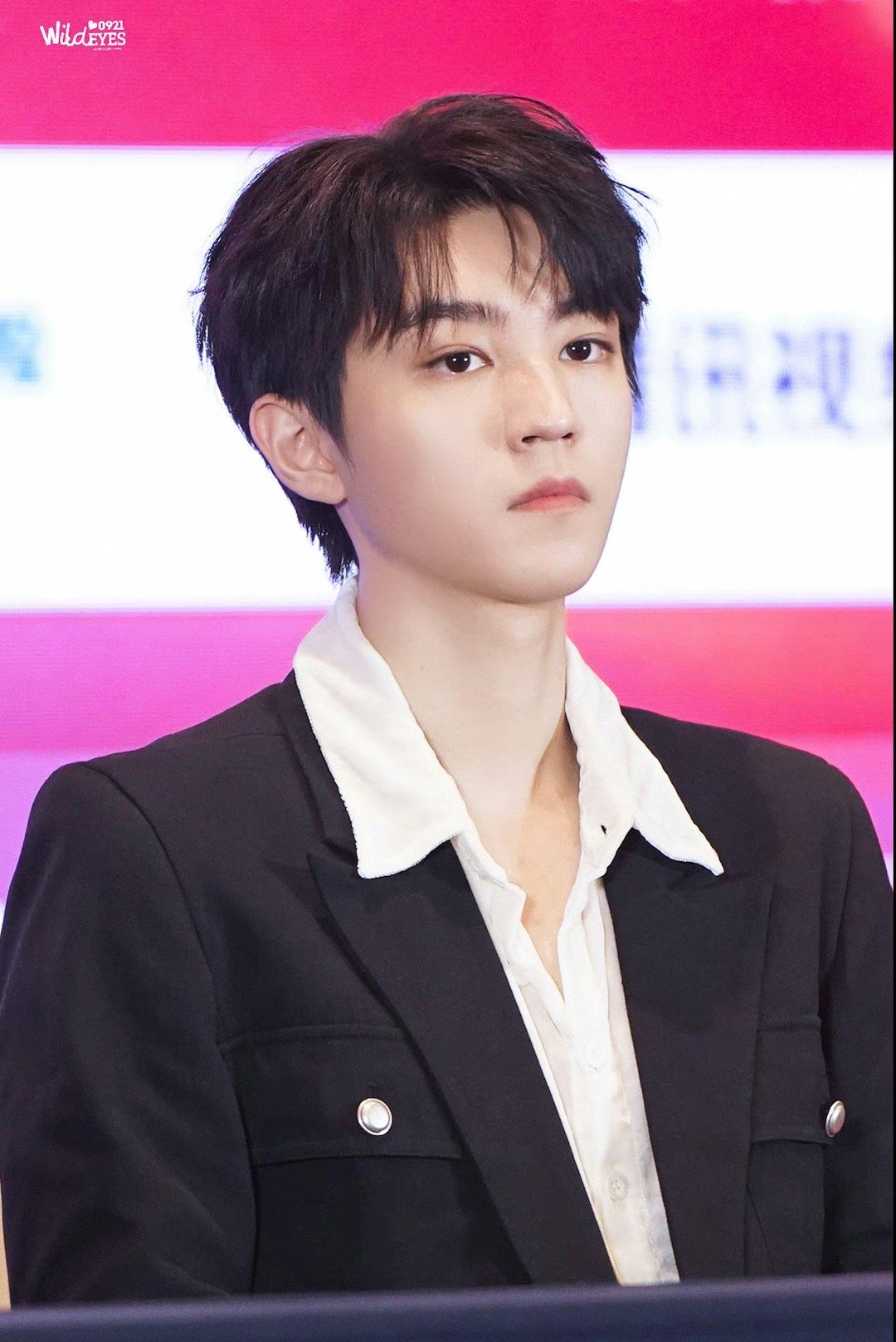 #王俊凯王源易烊千玺最新状态#最新状态🈶️哥三今天都有新物料了，你觉得如何？ 