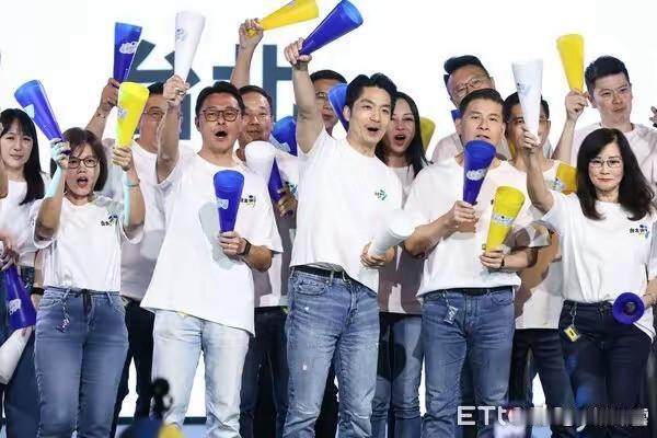 蒋万安终于官宣10月26日成立竞选总部，竞总成立的日期离九合一选举也就一个月时间