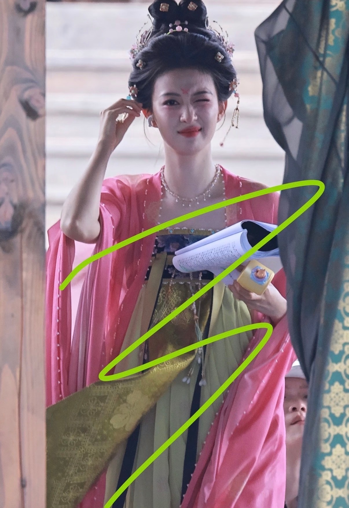 皱成一团了好萌૮₍ᵔ⤙ᵔ₎ა 