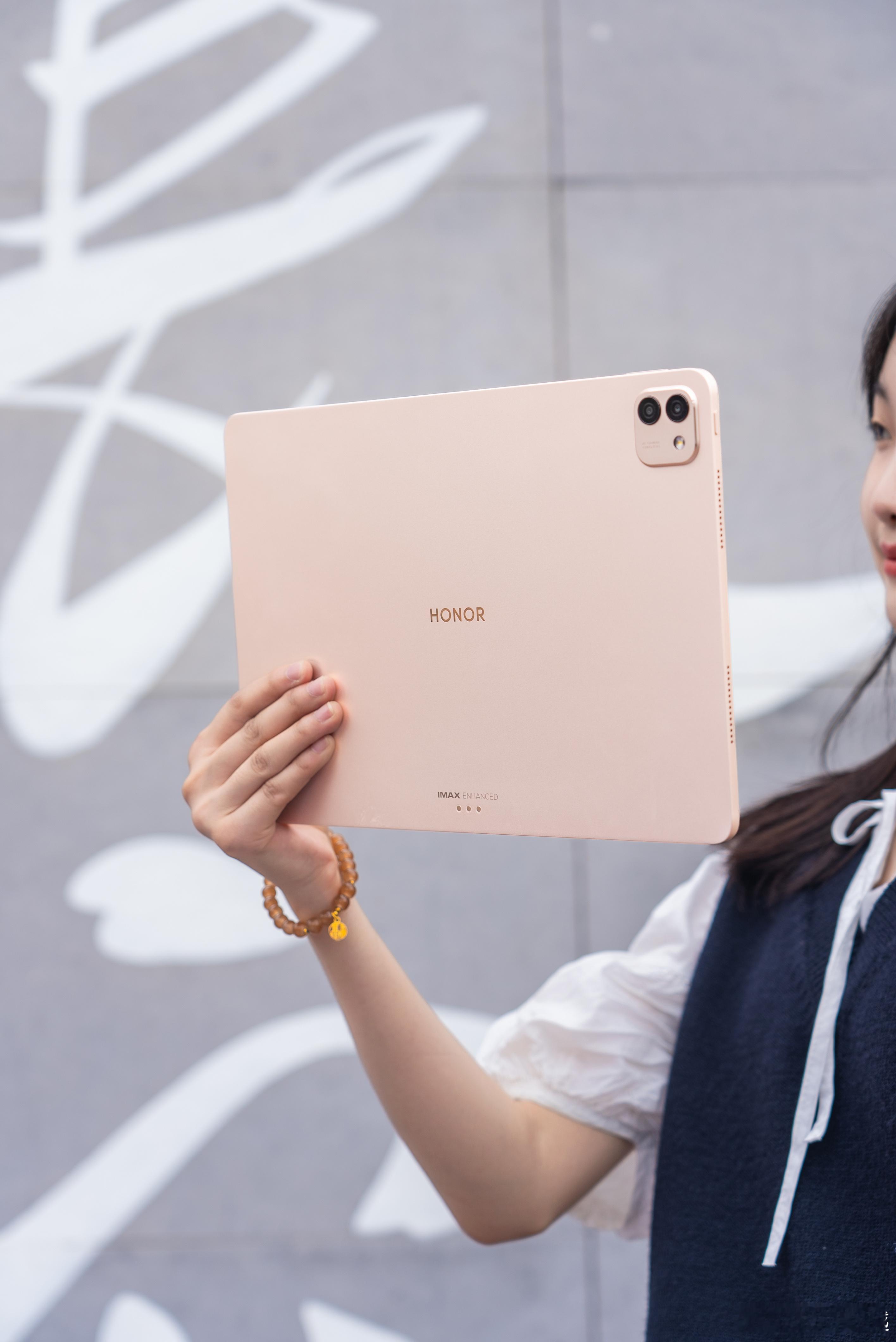 荣耀MagicPad3，轻薄高颜值、青海湖大电池、骁龙旗舰芯、AI超能力，真的很