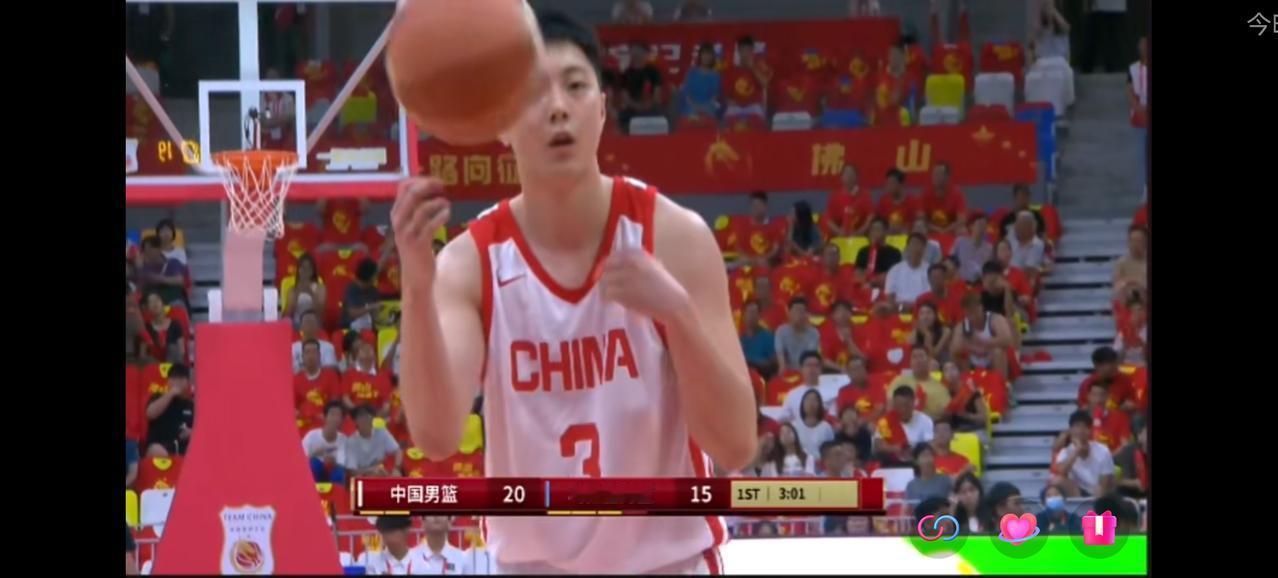 中国男篮今晚和乌拉圭的热身赛的第1节结束，中国队29:24领先5分。
重返国家队