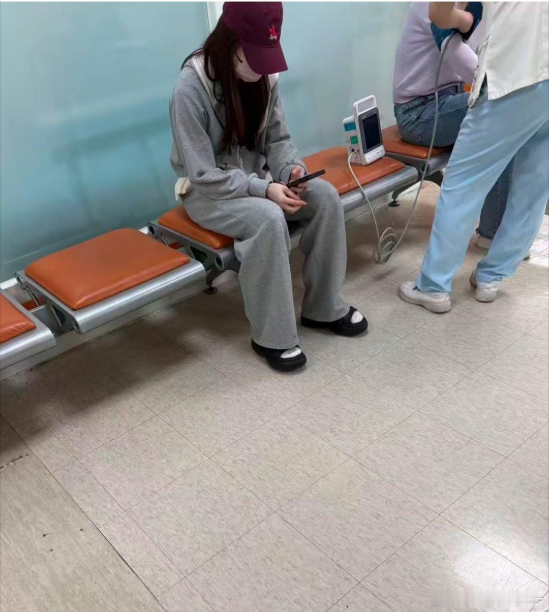 张慧雯在医院急诊，被网友偶遇了