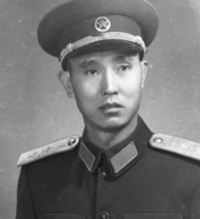 1947 年，一名解放军师长，大腿根部受伤住院，这时，一 19 岁女护士来到他的