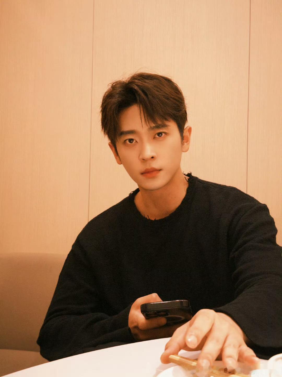 丞磊 CL丞磊成何体统 CL丞磊夏侯澹你如同天上皎洁的明月，我心中不容玷污的神明