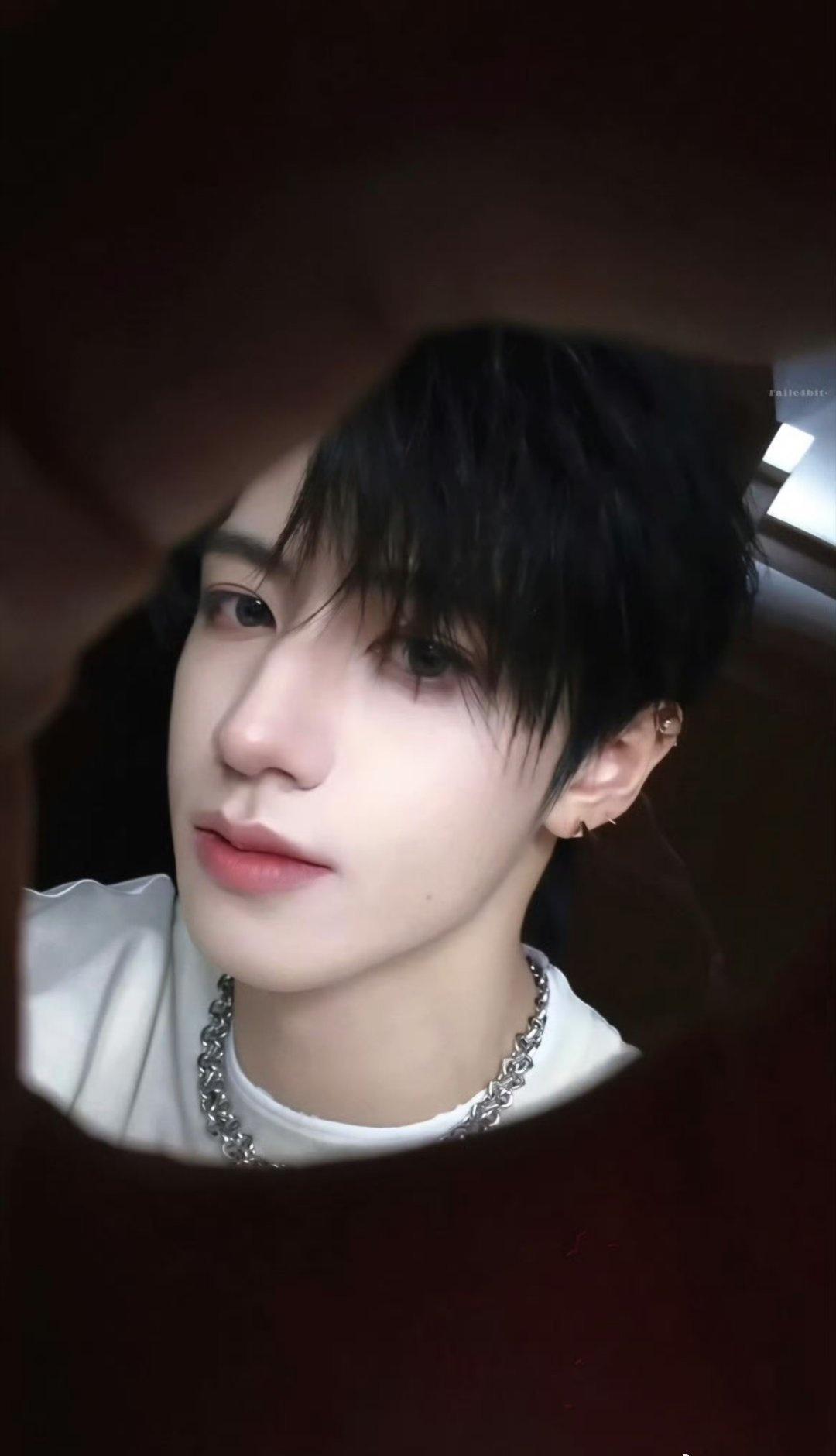 朱志鑫朱志鑫prada活动人气朱志鑫的春风来信计划22x日志 💛朱志鑫Prad