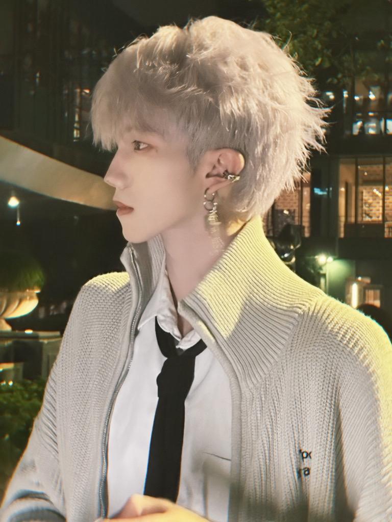 其实我也看出你有点不舍