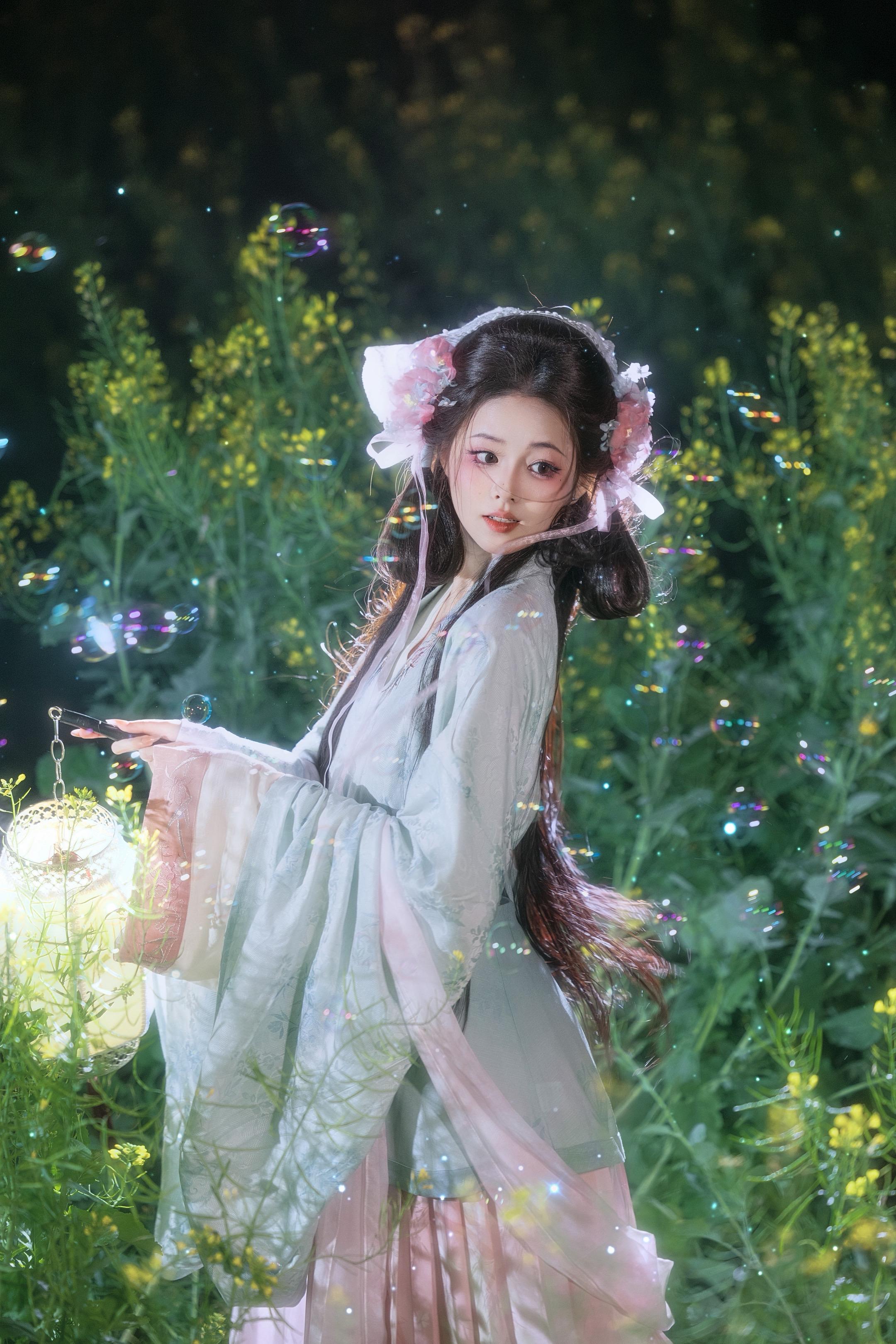 只愿卿卿意逍遥~