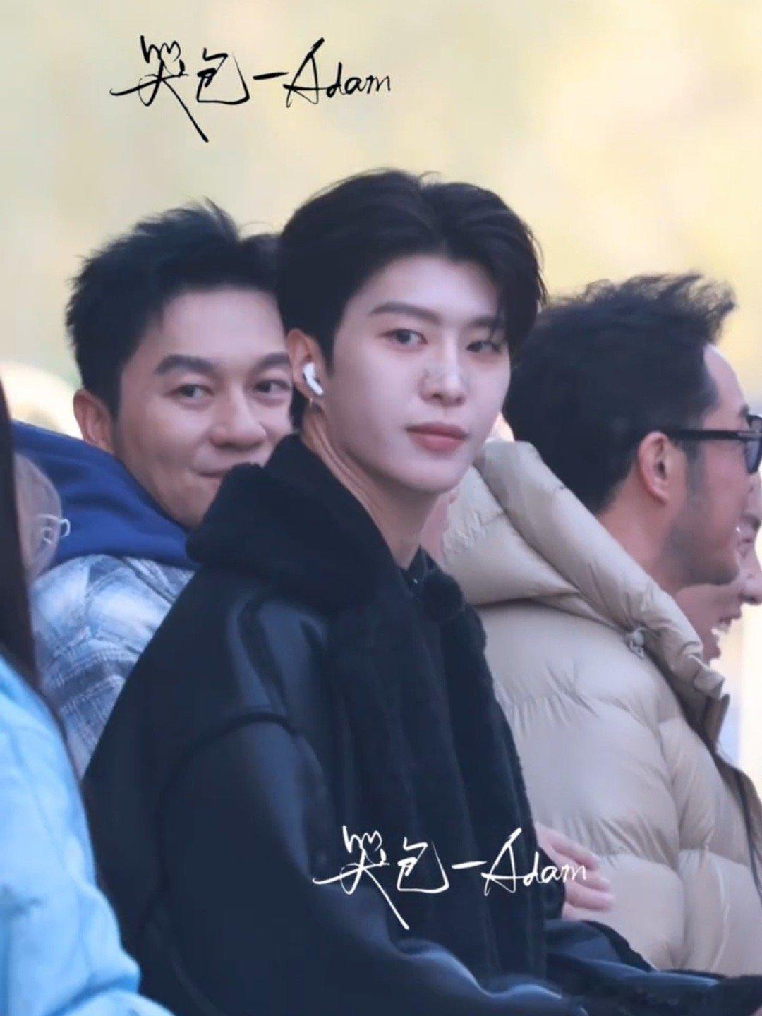 范丞丞新疆冻感冒了注意保暖丞丞 ​​​