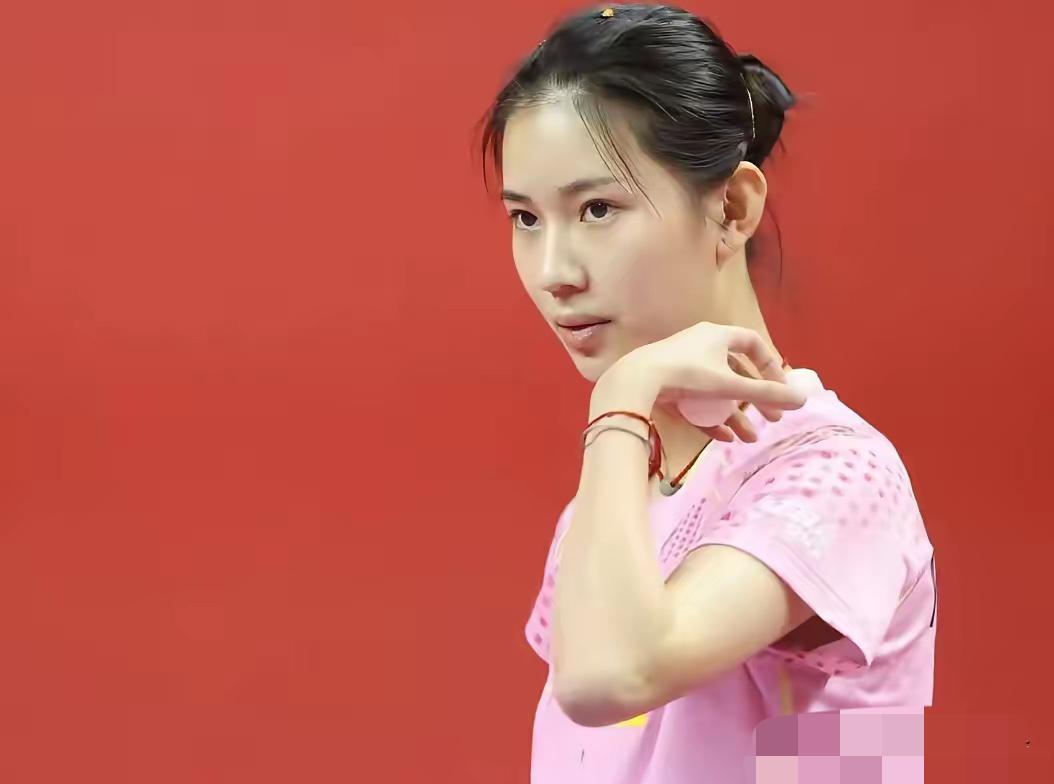 随着刘炜珊退队，王艺迪祝福，孙颖莎5大陪练团的/现状更新如下🌹
​1，何卓佳