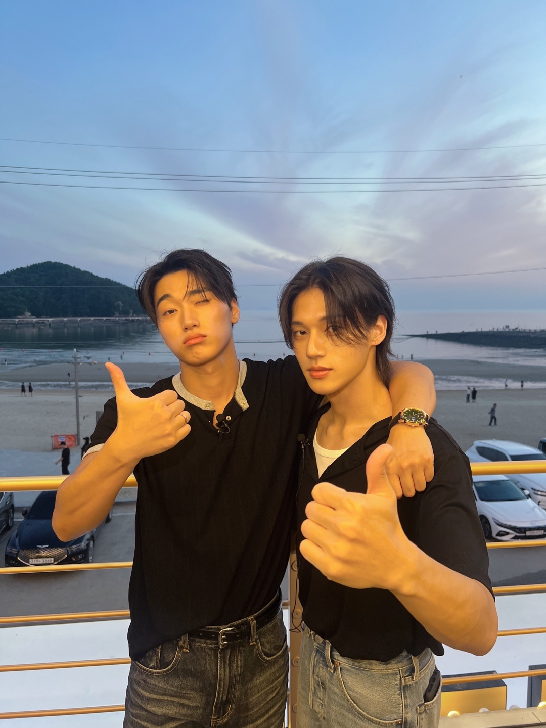 260812 官推更新‎[📷] ⁦‪9트쫑‬⁩ <내비없이 을왕리가기> Be