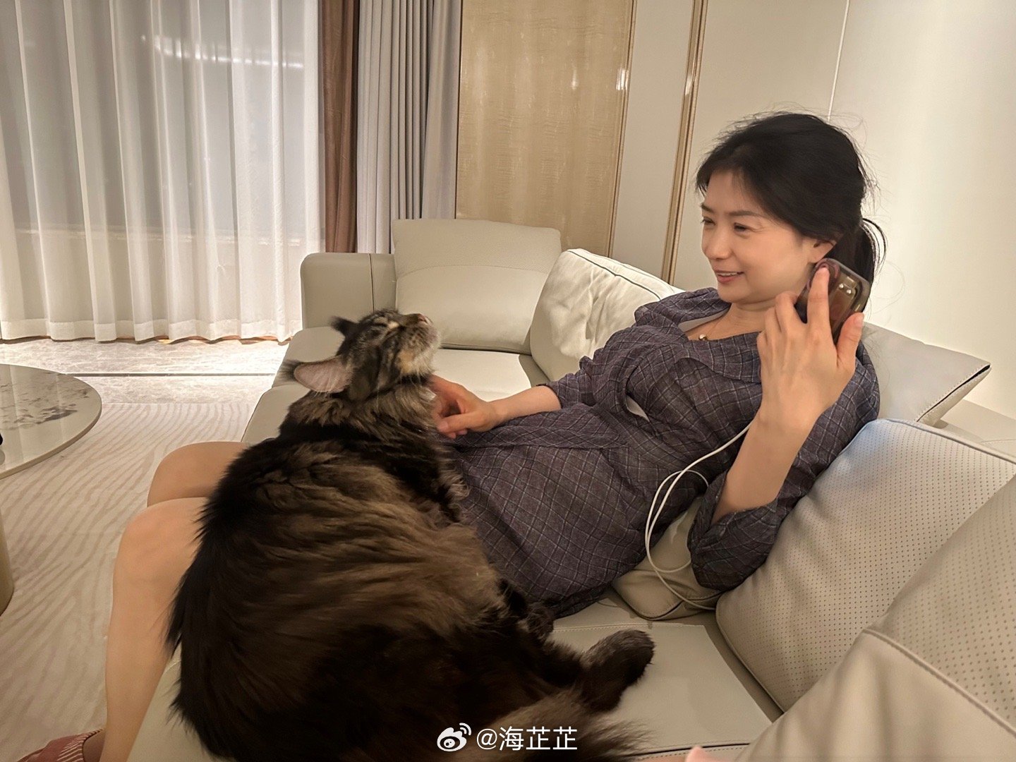 阿卡丽好喜欢我妈哦 小动物是不是都更粘长辈 ​​​