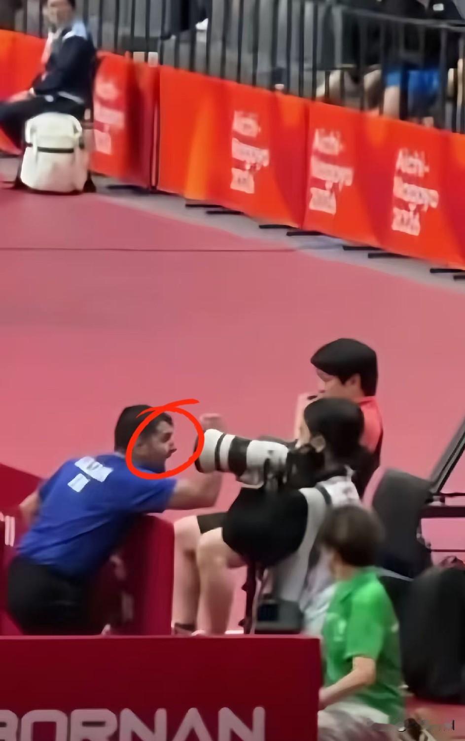 现在全网最窝火的人，

估计就是日乒教练了，

日本乒乓球队的教练最近真是气到无