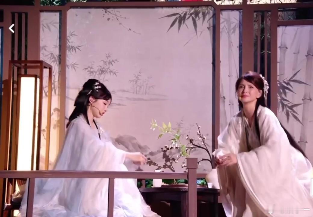 陶昕然徐梦洁双人舞 姐妹们快冲！浪姐二公舞台上陶昕然和徐梦洁的古风双人舞简直封神