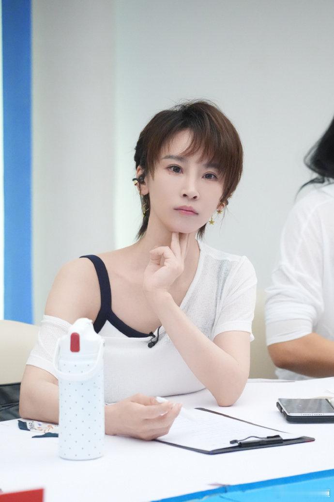 乘风2026公演舞台限时推荐乘风2026时间悄悄溜走乘风到五公，早早期待明天直播