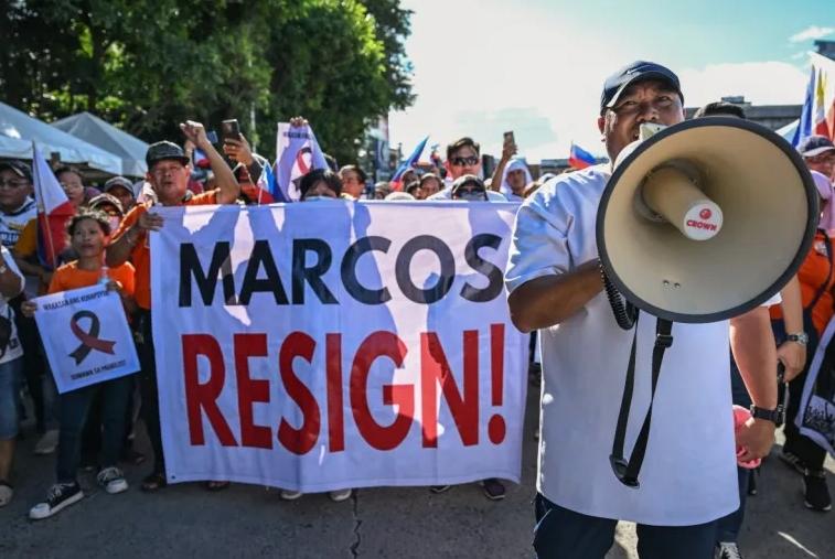 1000亿比索贪了25%，马科斯再打“南海牌”转移焦点
 
21日央视新媒体账号