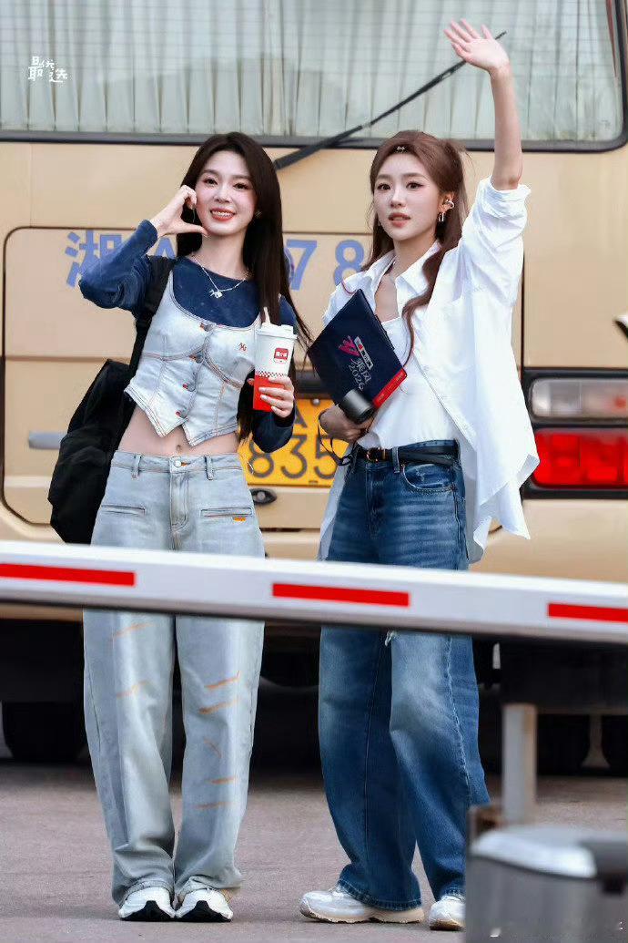 张月模仿陈瑶我家那闺女谁懂张月模仿陈瑶这段的含金量！！从语气到神态全方位复刻，这