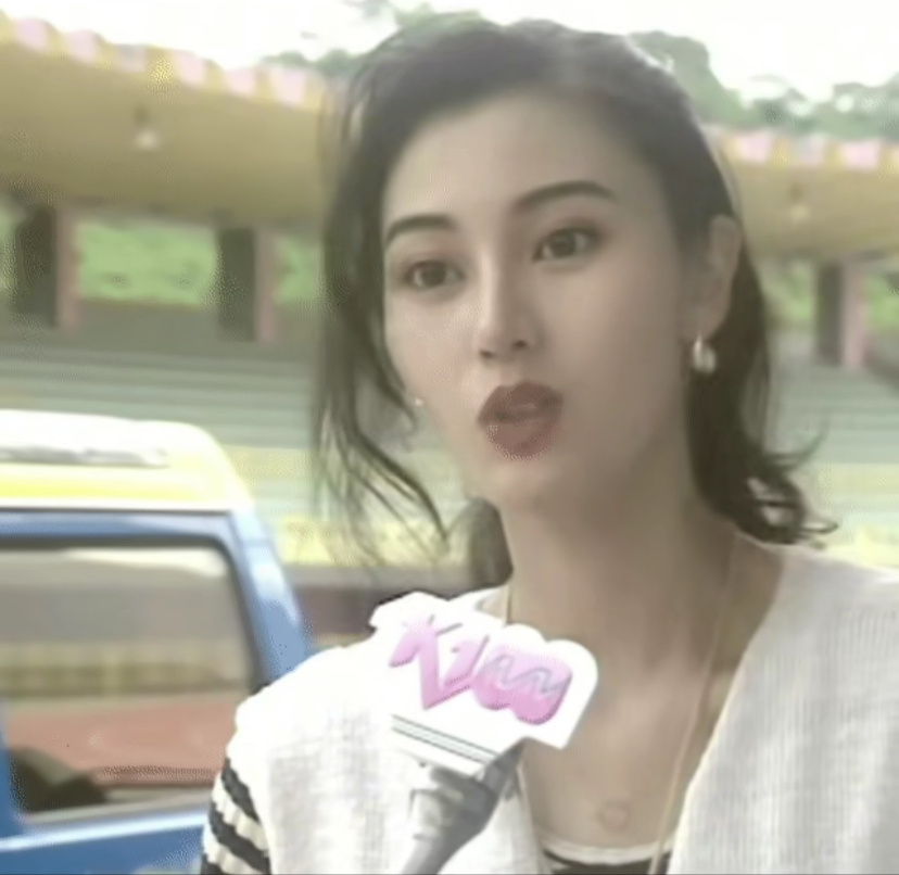 李嘉欣第一美女无可厚非美成这样还说不上镜，那现实生活本人得美成啥样啊……港媒评价