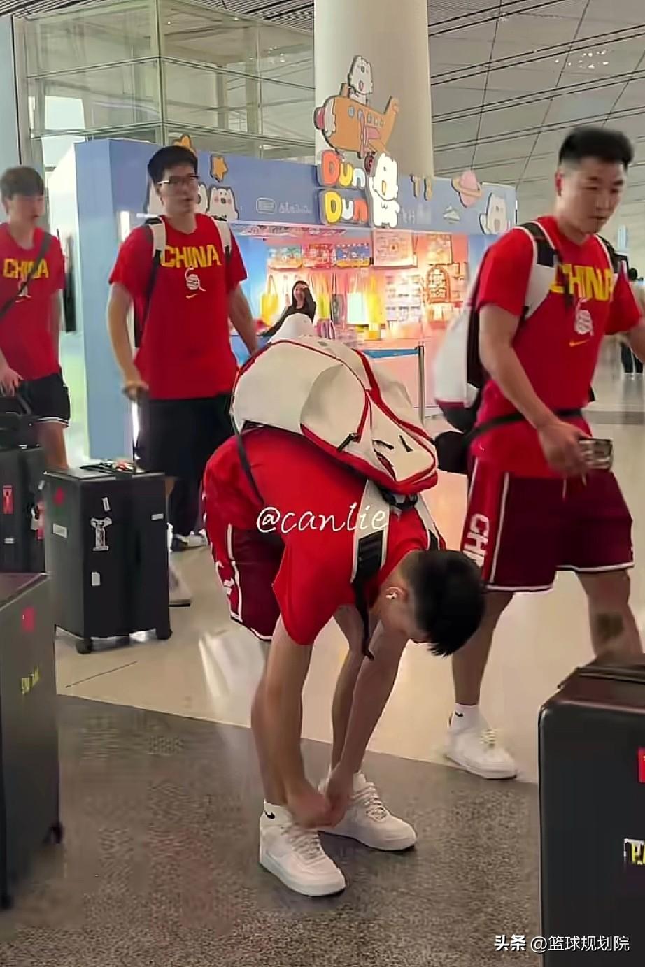 中国男篮全员前往沈阳备战！12人大名单可能要等到比赛前一天了！

中国男篮集训营