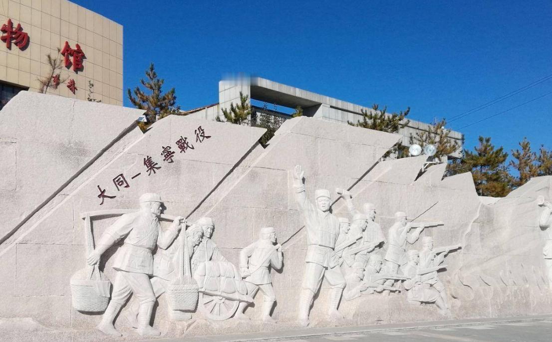 1946年9月，大批解放军战士被蒋军俘虏，但解放军战士显然不服气。他们的武器装备