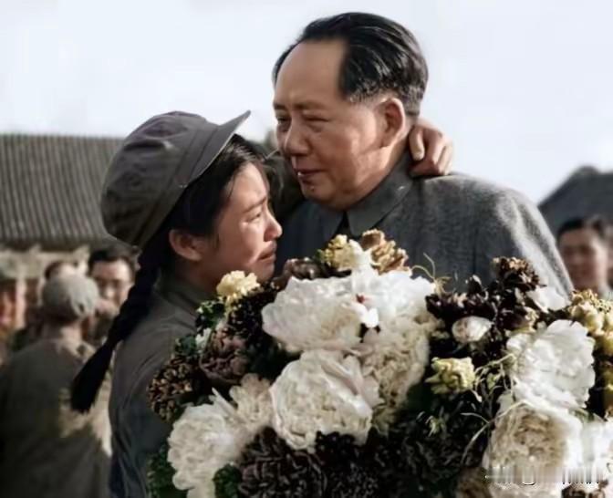 她是135万大军中，唯一一个立下一等功的女人。这样一个传奇女子、巾帼英雄，回国后