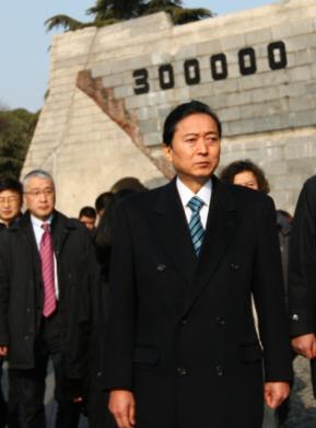 鸠山由纪夫怎么也没想到，中国当初免掉战争赔偿的善举，竟然成为了今天日本“右翼”嚣