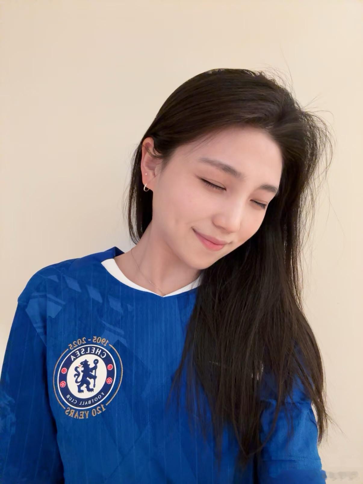 感觉切尔西都不是像少一人。詹皇一人顶俩