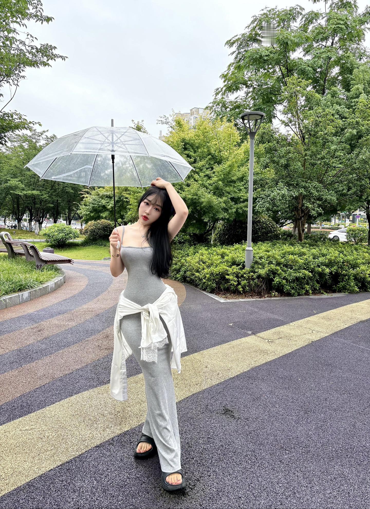 如果下雨请拉好手