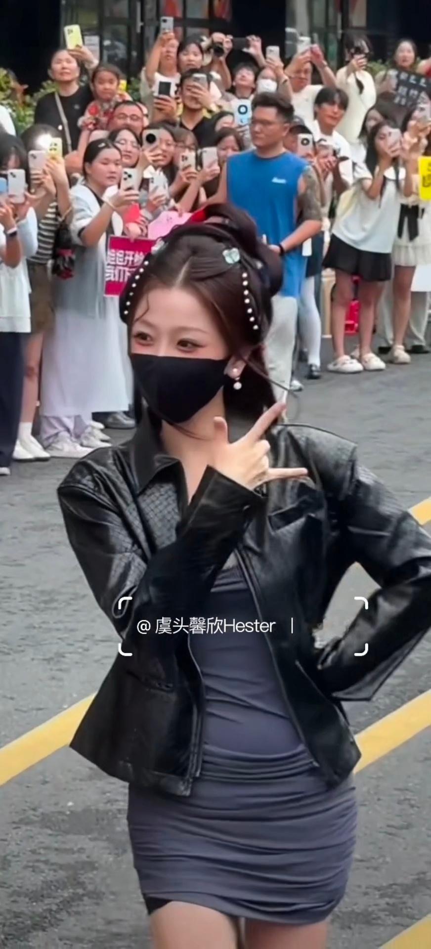 姐姐变身🧚🏻♀️虞书欣何盼