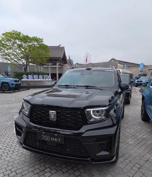 一、动力：从 “单一大排量” 到 “双动力全能”
老款：只有3.0T V6 + 