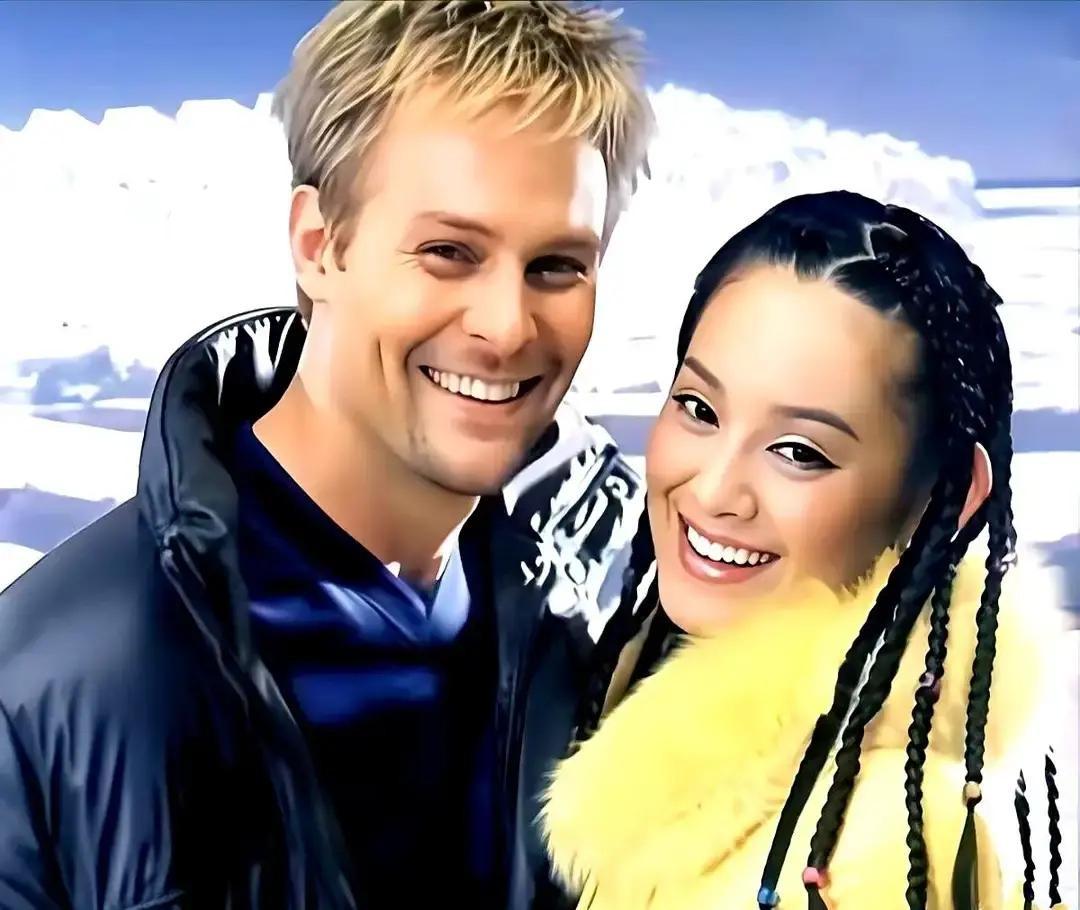 宁静在节目里直接说，儿子找工作不准提她名字，想进剧组得自己投简历。
她混血儿子从