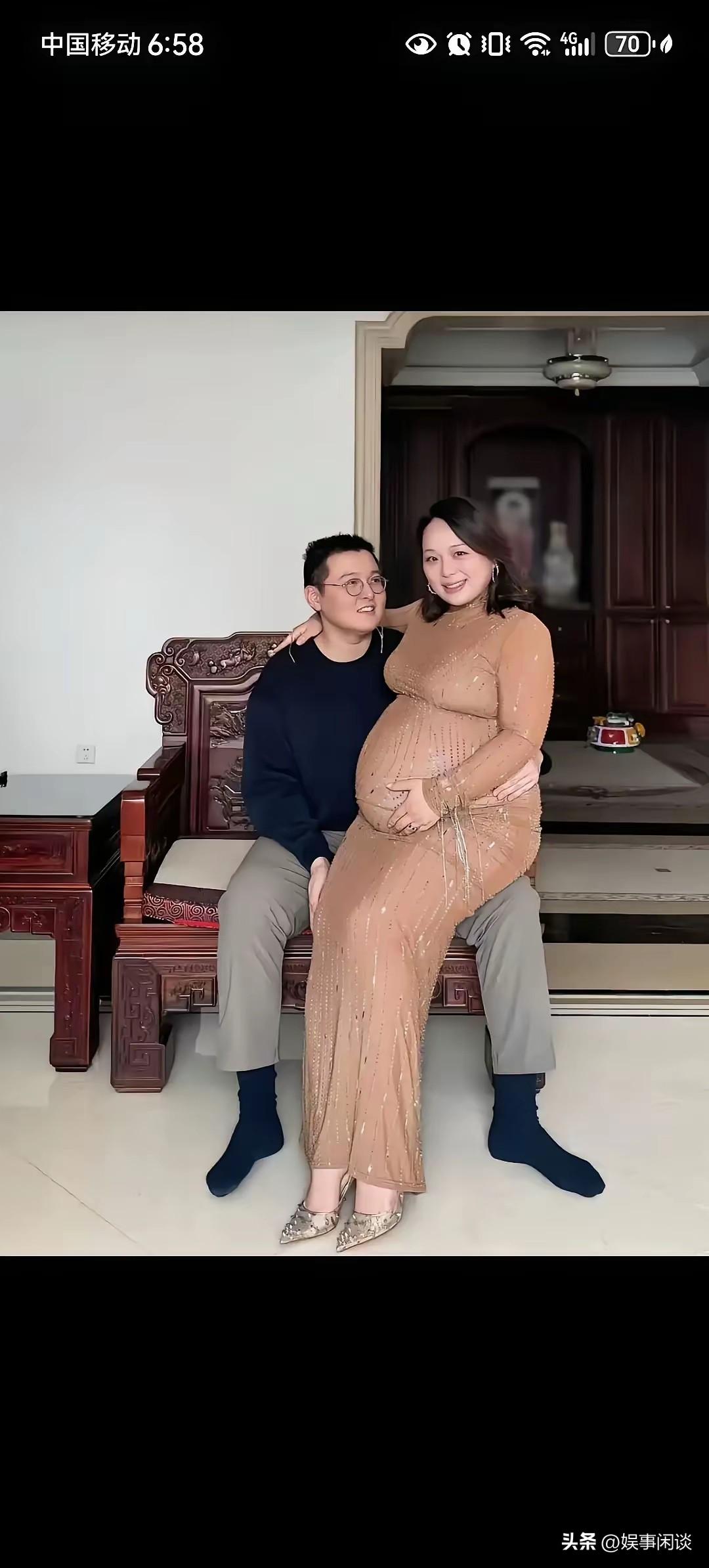 太幸福了！中年夫妻喜迎好孕，全家上下满心欢喜，夫妻俩更是被满满的爱意包围，简直宠