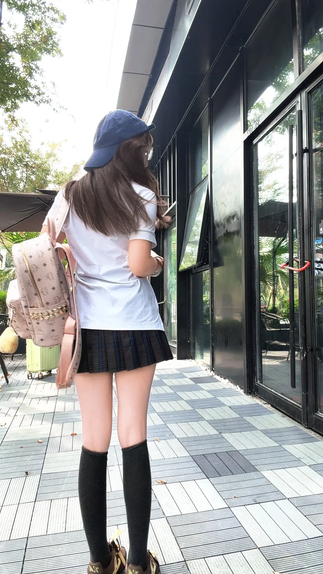 我不想除我以外的任何人见识你的可爱 你的世界有 我就够了