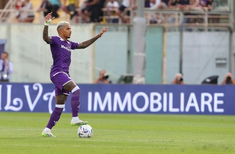 周日  意甲看法007  佛罗伦萨 VS 克雷莫纳佛罗伦萨是意甲的强队，本来实力