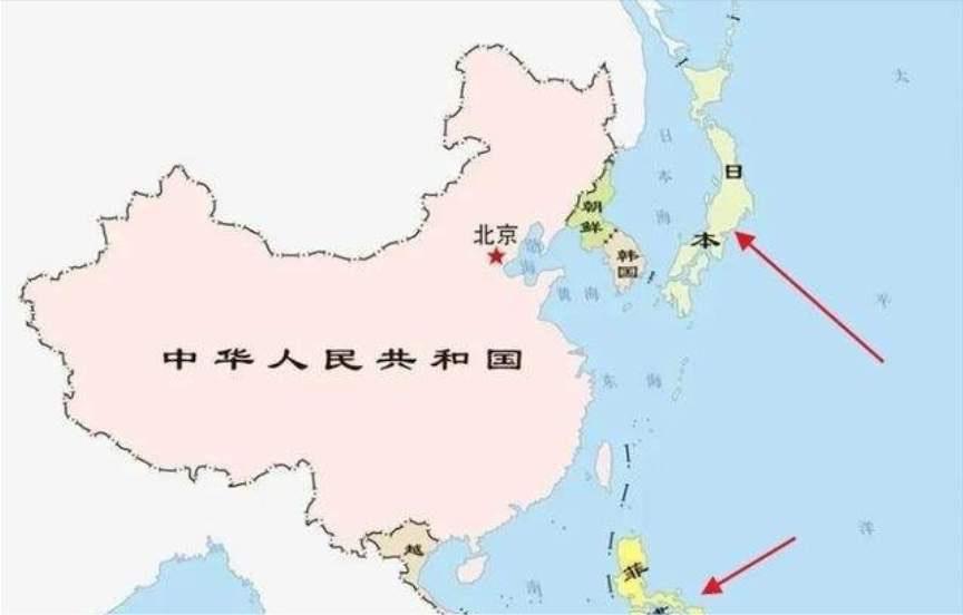 “菲律宾都不敢动，你还吹什么动日本？自家人被欺负了连声都不吭，拿什么谈统一？”—