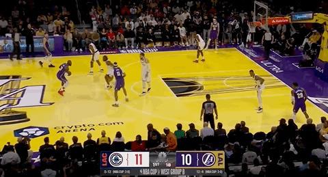 詹姆斯助攻海斯暴扣！快船vs湖人