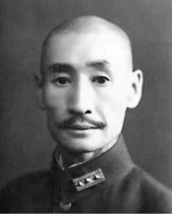 1932年2月，马占山宣布向日本投降，顿时国内上下一片哗然，讨伐声不绝于耳，然而