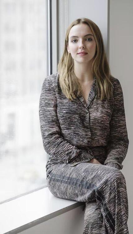 衣柜里的衣服70%是不怎么穿的， 手机里的功能70%是用不上的， 微信里的好友7