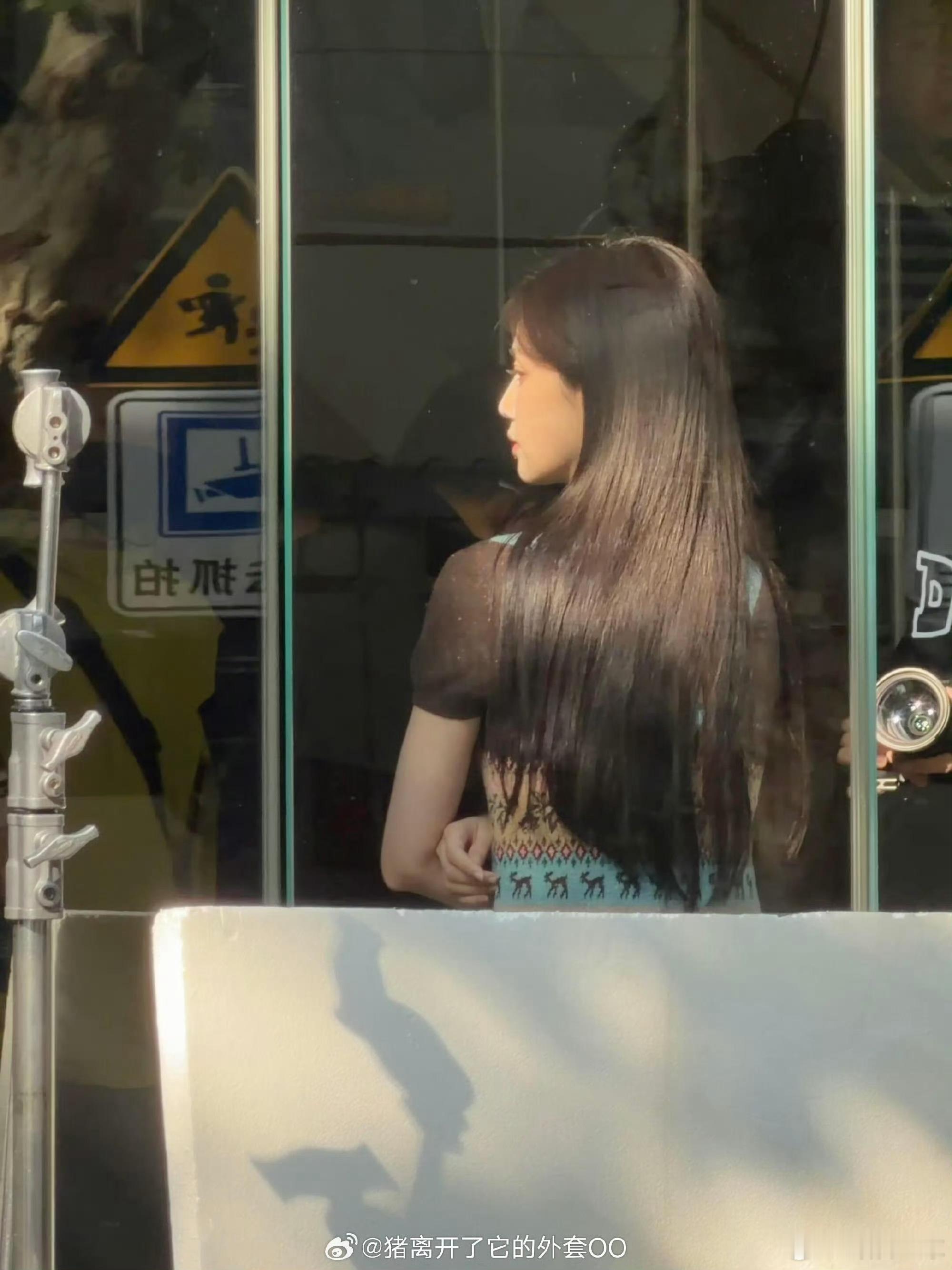 白鹿周翊然一起拍过mv白鹿周翊然一起拍过mv曝周翊然回白鹿小区