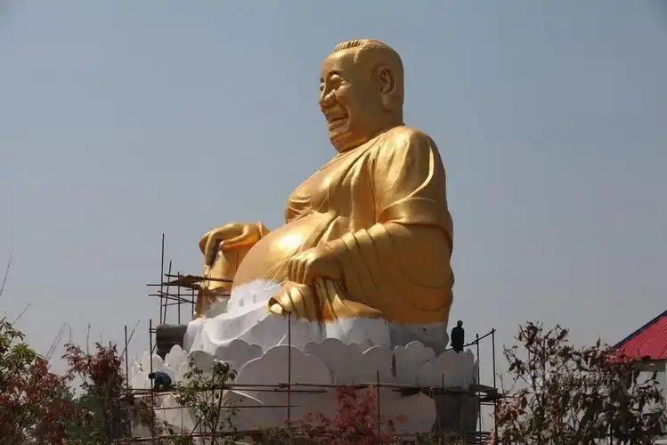 这是啥造型啊，很别致啊。。。大背头。
