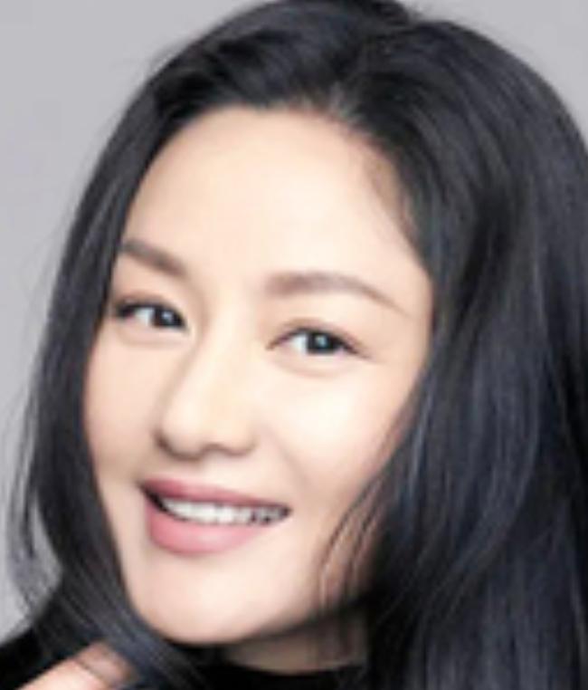 2026年3月16日下午，瞿颖经纪人发文称“大家不要再给我们介绍工作了，回复不过