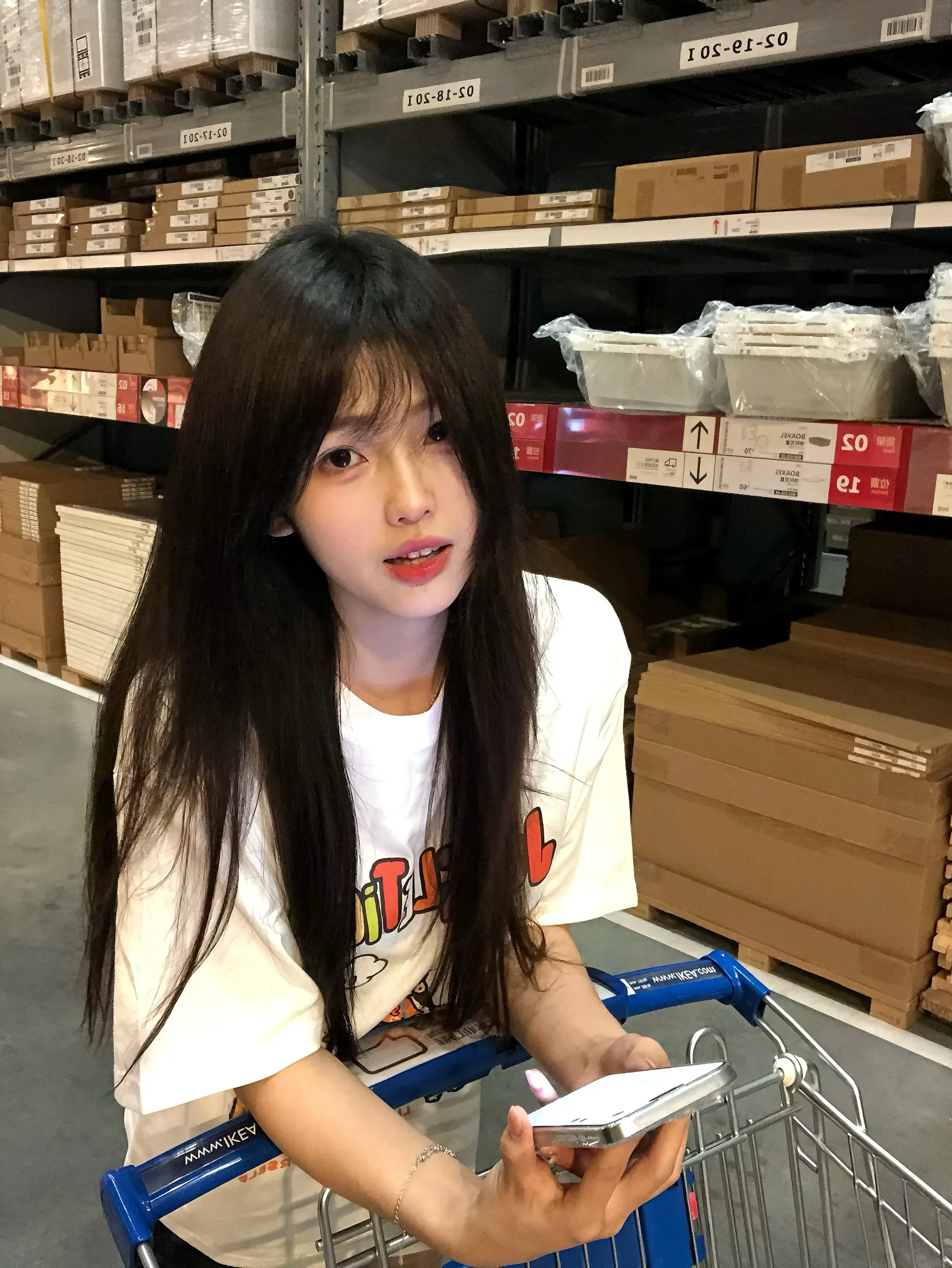 我就是这样 随波逐流 鸡立鹤群 与众相同 众人皆醉我更是喝大了 出淤泥...