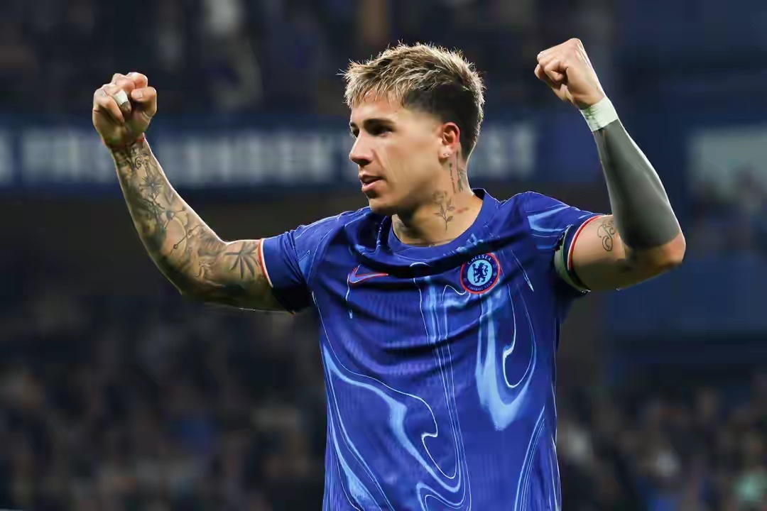 贡献传射！恩佐数据：2次射门打进1球，2次关键传球，获评7.4分恩佐欧冠 3月1