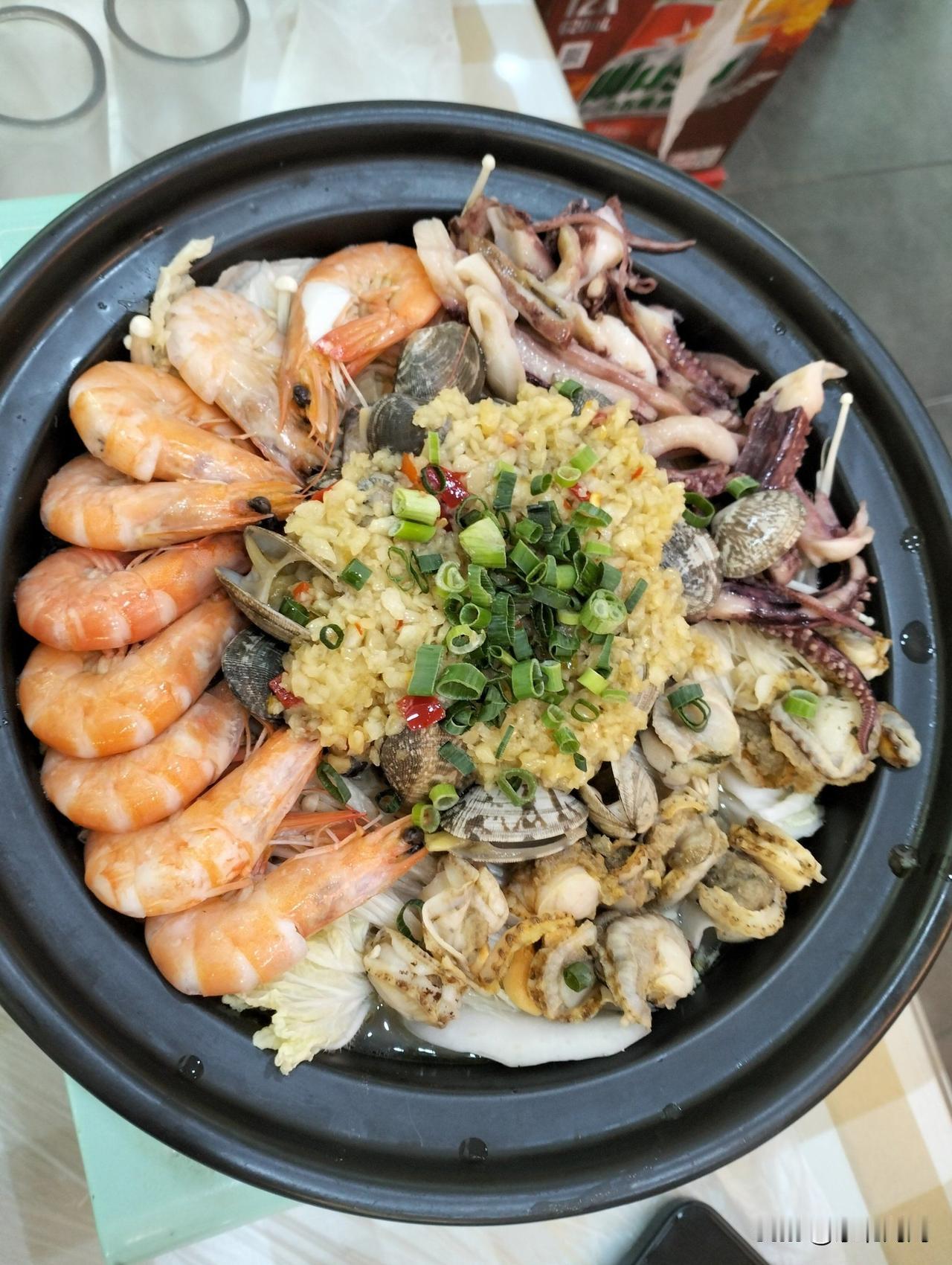 专家说：隔夜菜隔夜茶不能吃不能喝！
想和大家探讨一下“隔夜菜”“隔夜茶”这个夜是