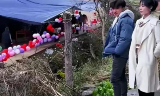 多大的缘分啊！1998年，福建农妇因弄丢儿子，被婆家埋怨想跳桥轻生，谁料在桥下捡
