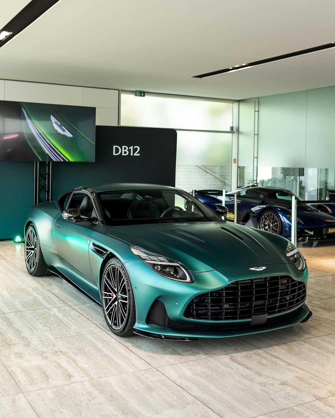 阿斯顿·马丁 DB12 ​​​