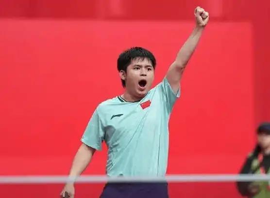 一人身兼四项全部站上领奖台，国乒杀出一员猛将！林诗栋狂揽4枚奖牌，堪称本次亚运会