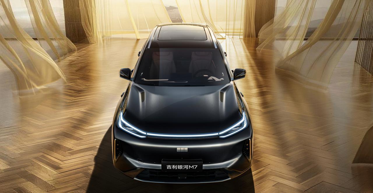 电混SUV新选择？吉利银河M7官图发布！日前，吉利银河M7官图正式发布，新车为吉